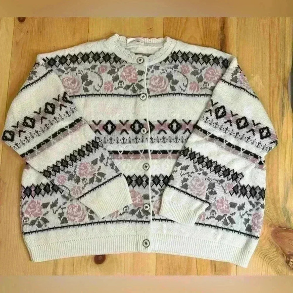 Vintage Grace Grandmacore Fairy Floral Rose Acrylic Feminine Cable Knit Cardigan - Picture 1 of 9